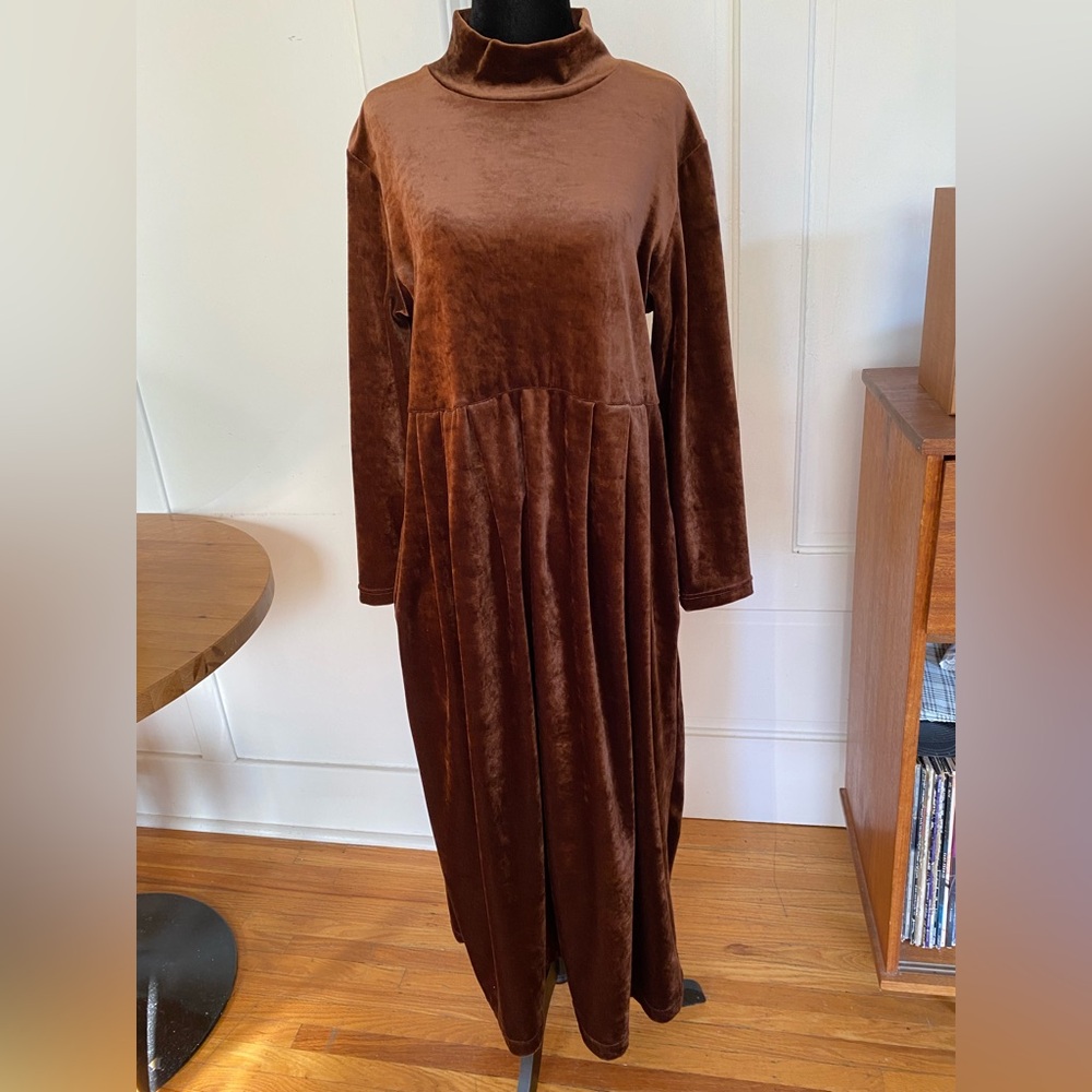 Elegant Vintage 90s Oversized Mock Neck Brown Velvet Maxi Dress by Angie Strauss